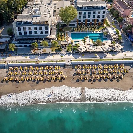 Sundia Exclusive By Liberty Fethiye Adults Only Hotel Exterior foto The hotel's beach