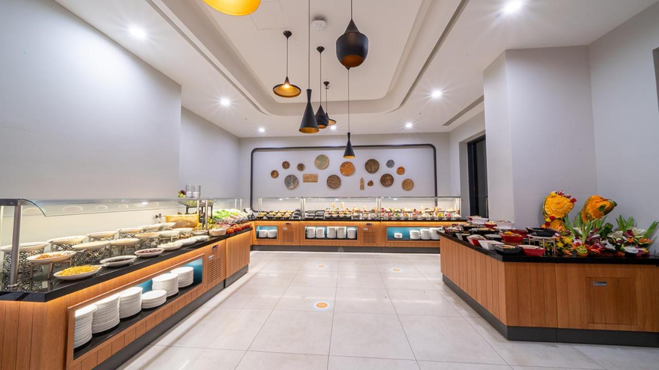 Sundia Exclusive By Liberty Fethiye Adults Only Hotel Exterior foto The buffet at the hotel