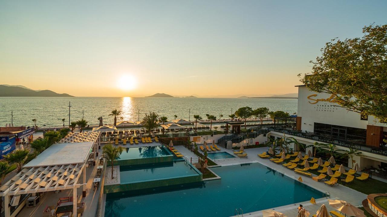 Sundia Exclusive By Liberty Fethiye Adults Only Hotel Exterior foto Sunset at the hotel