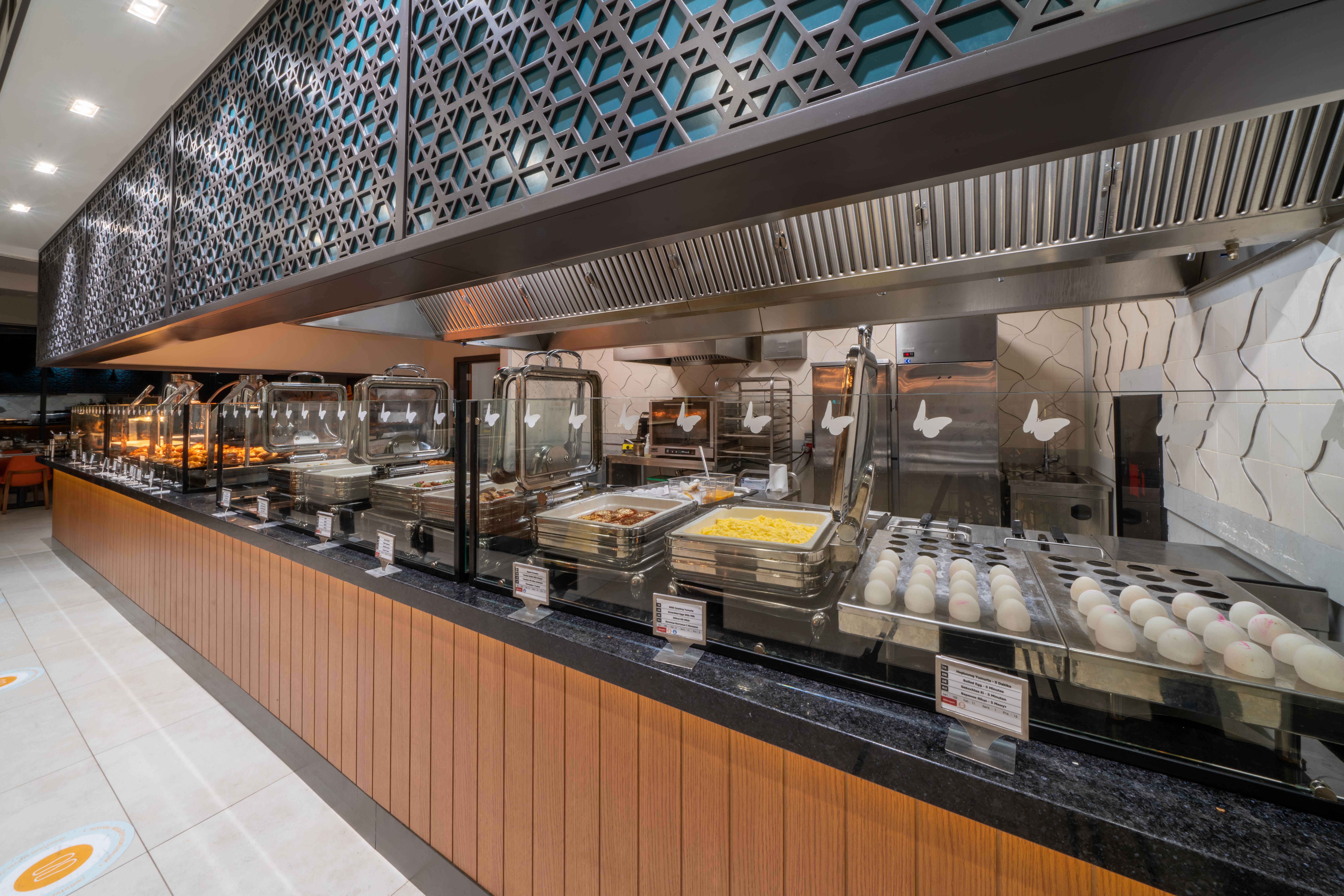 Sundia Exclusive By Liberty Fethiye Adults Only Hotel Exterior foto A buffet at the airport