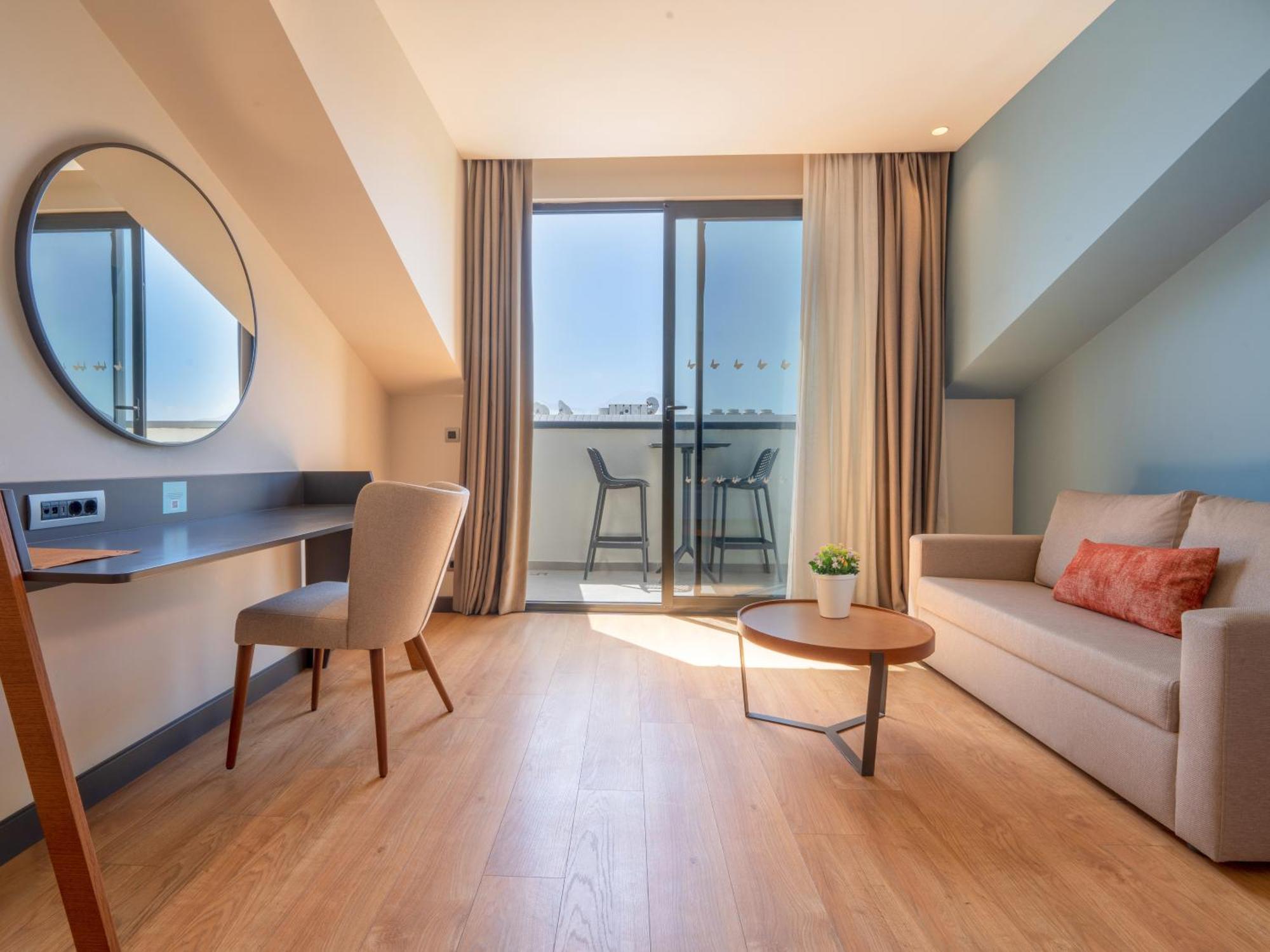 Sundia Exclusive By Liberty Fethiye Adults Only Hotel Exterior foto A room at the hotel