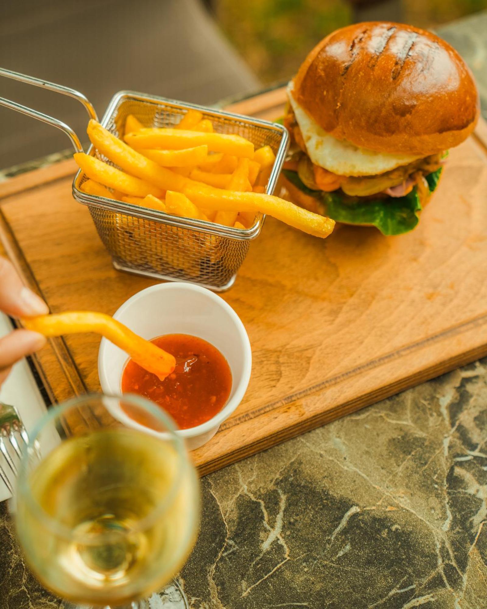 Sundia Exclusive By Liberty Fethiye Adults Only Hotel Exterior foto French fries